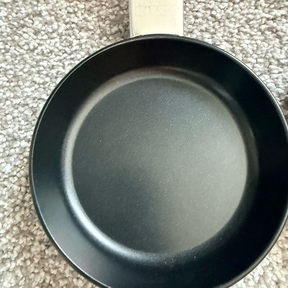 Sanrio Hello Kitty Pink Frying Pan Set - Picture 5 of 12